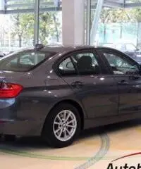 BMW 318 D STEPTRONIC - 9