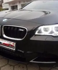 BMW M5 Camera BMW M5 DKG TESTA SU EDC