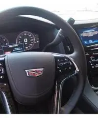 Cadillac Escalade 6.2L V8 Platinum ESV - 10