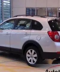 CHEVROLET CAPTIVA 2.0 VCDI LTX 7 POSTI 4X4 AUTOMATICA - 3