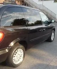 Chrysler Voyager 2.5 CRD cat LE - 4