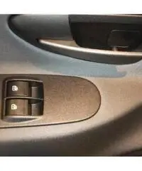 Lancia Ypsilon 1.2 69 CV 5 porte Silver - 8