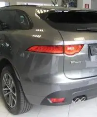 JAGUAR F-Pace 2.0d 180 CV AWD aut. R-Sport rif. 7090480 - 5