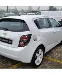 Chevrolet Aveo 2011 Benzina 1.4 LTZ 100cv 5p auto - 4