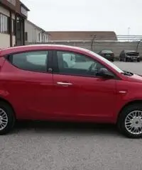 LANCIA Ypsilon 0.9 TwinAir 85 CV 5 porte Metano Ecochic Silver rif. 5990044 - 5