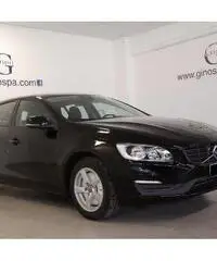 Volvo V60 D2 Kinetic - KM0 - 2