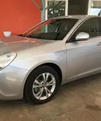 Alfa Romeo Giulietta 1.6 JTDm-2 DNA Distinctive 105 CV - 2