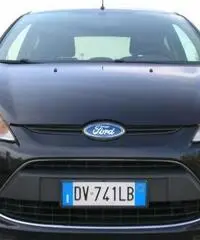 FORD Fiesta 1.4 TDCi 68CV 3 porte Titanium rif. 7178118 - 2