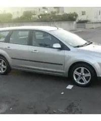 Ford Focus Station Wagon 1.6 Tdci S.w. DPF automatica - 3