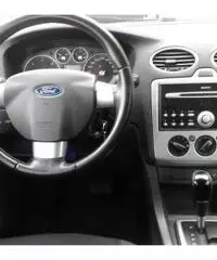 Ford Focus Station Wagon 1.6 Tdci S.w. DPF automatica - 5