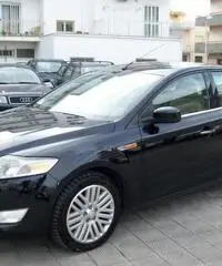 Ford Mondeo 2.0 TDCi 140CV 4p Ghia Navy - 4