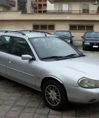 Ford Mondeo SW 1.8 TD 90CV Ghia - 4