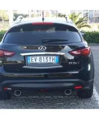 Infiniti FX30 black & white edition - 4