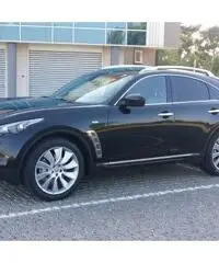 Infiniti FX30 black & white edition - 7