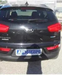 KIA Sportage 1.7 CRDI VGT 2WD high tech - 3