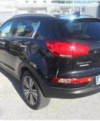 KIA Sportage 1.7 CRDI VGT 2WD high tech - 4