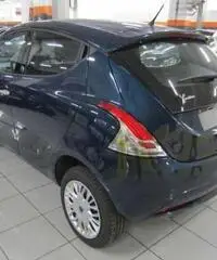 LANCIA Ypsilon 0.9 TwinAir 85 CV 5 porte Metano Ecochic Silver - 8