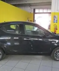 LANCIA Ypsilon 1.2 69 CV 5 porte Gold - 4