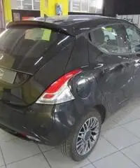 LANCIA Ypsilon 1.2 69 CV 5 porte Gold - 6