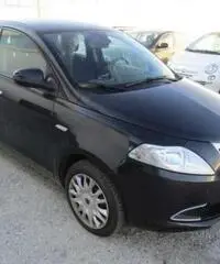 LANCIA Ypsilon 1.2 69 CV 5 porte Silver - 3