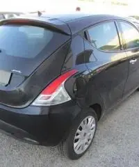 LANCIA Ypsilon 1.2 69 CV 5 porte Silver - 4