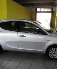 LANCIA Ypsilon 1.2 69 CV 5 porte Gold - 4