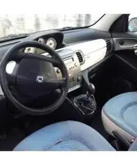 Lancia ypsilon 2004 - 5