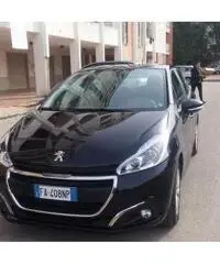 Peugeot 208 sett 2015