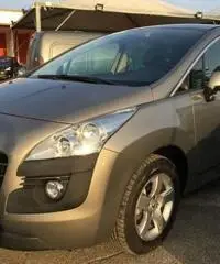 Peugeot 3008 1.6 HDi 110CV cambio robotizzato Tendance - 2