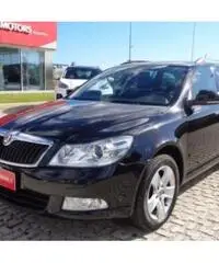 SKODA Octavia 1.6 TDI CR F.AP. DSG Wagon Executive NAVY