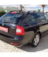 SKODA Octavia 1.6 TDI CR F.AP. DSG Wagon Executive NAVY - 5