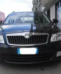 SKODA Octavia Station Wagon 1.6 TDI CR F.AP. DSG Wag. Amb.