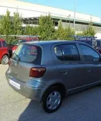 TOYOTA Yaris 1.0i 16V 5 porte Sol - 3