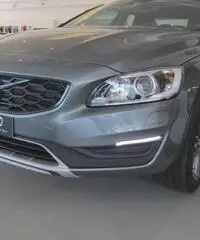 Volvo S60 Cross Country D3 Geartronic Momentum - 4