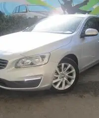 Volvo V60 D2 2.0 120 cv Momentum