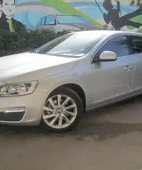 Volvo V60 D2 2.0 120 cv Momentum - 2