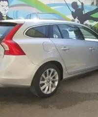 Volvo V60 D2 2.0 120 cv Momentum - 4