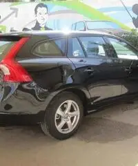 Volvo V60 D3 2.0 150 cv Business - 3