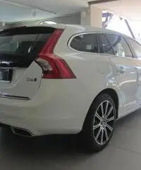 Volvo V60 D6 Twin Engine Geartronic Summum - 4