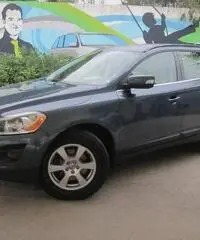 Volvo XC60 2.4 D 175 CV FWD DRIVe Kinetic - 2