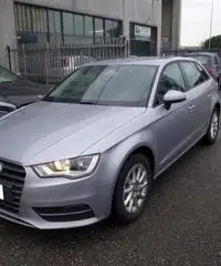 AUDI A3 SPB 1.6 TDI clean diesel S tronic Business - 2