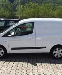 FORD Tourneo Courier 1.5 TDCI 75 CV Plus **KM 0** - 7