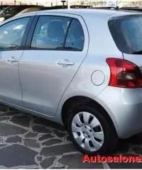 TOYOTA Yaris 1.4 D-4D 5 porte EURO 4 - 7