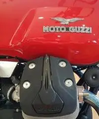 MOTO GUZZI V7 STONE