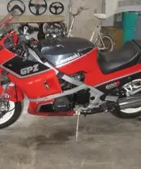 MOTO KAVASAKI GPZ - 2