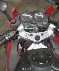 MOTO KAVASAKI GPZ - 4