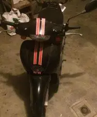 Aprilia Scarabeo 50 De Luxe del 2000 km 22640 con bauletto - 2