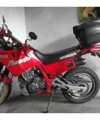 Vendesi honda dominator