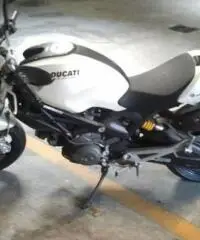 DUCATI  Monster tipo veicolo Naked cc 696 - 2