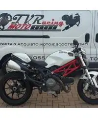 Vendo DUCATI MONSTER 796 + del 2010  km 9900 DEPOTENZIATO A LIBRETTO